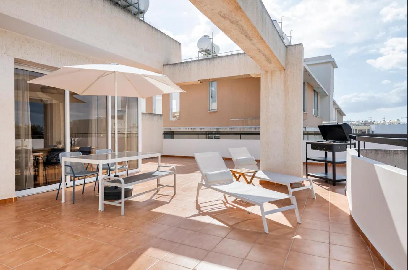 לרנקה Top Floor Apartment City Center מראה חיצוני תמונה